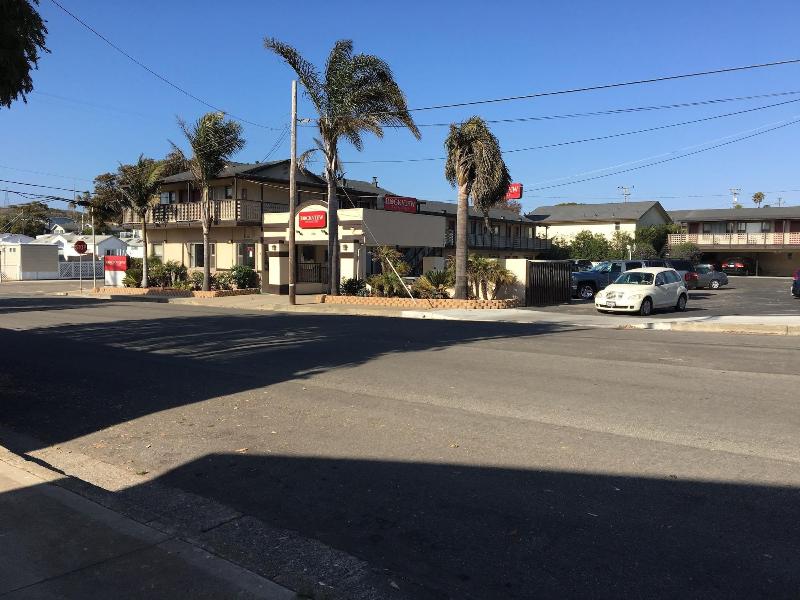 Rockview Inn And Suites image