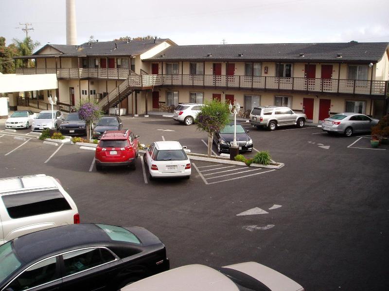 Rockview Inn And Suites image