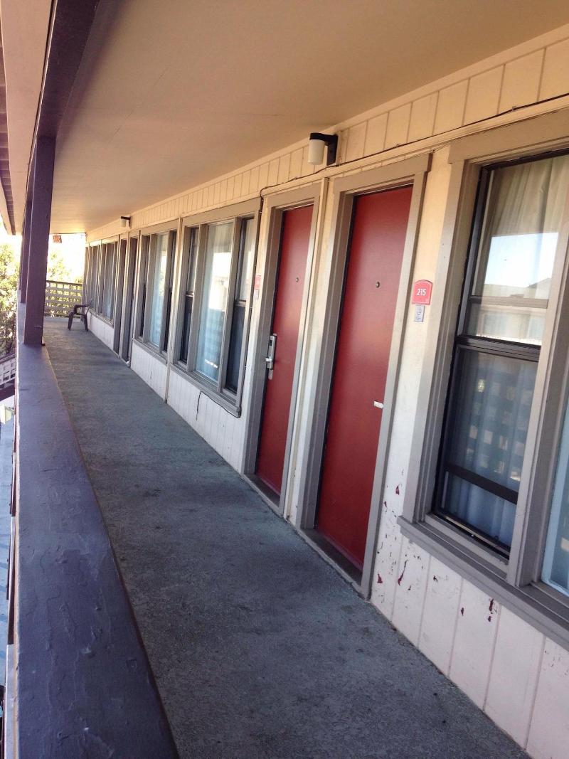 Rockview Inn And Suites image