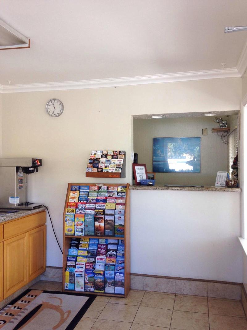 Rockview Inn And Suites image