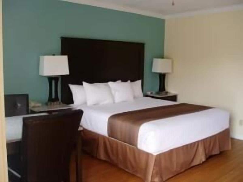 Rockview Inn And Suites image