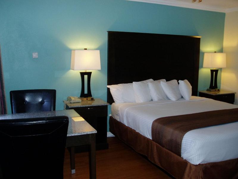 Rockview Inn And Suites image