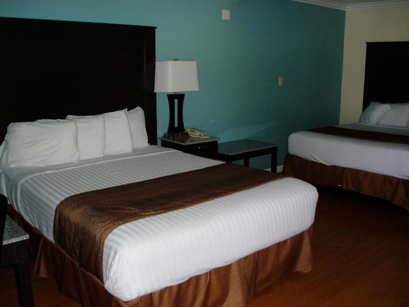 Rockview Inn And Suites image