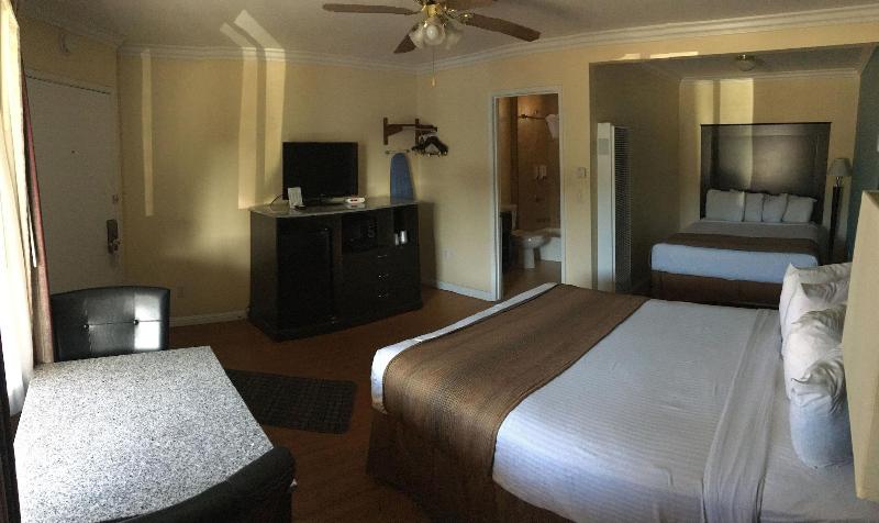 Rockview Inn And Suites image