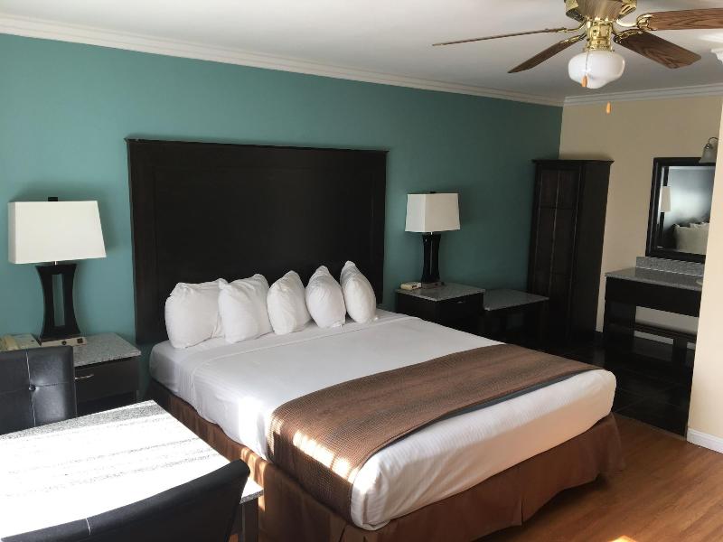 Rockview Inn And Suites image