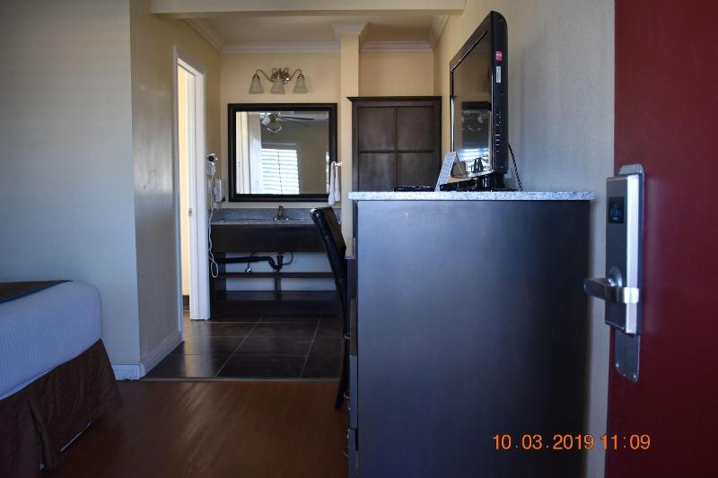 Rockview Inn And Suites image