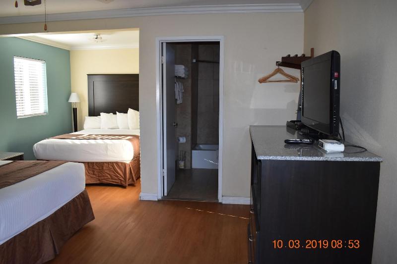 Rockview Inn And Suites image