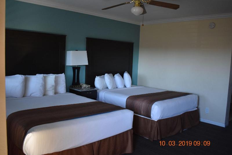 Rockview Inn And Suites image