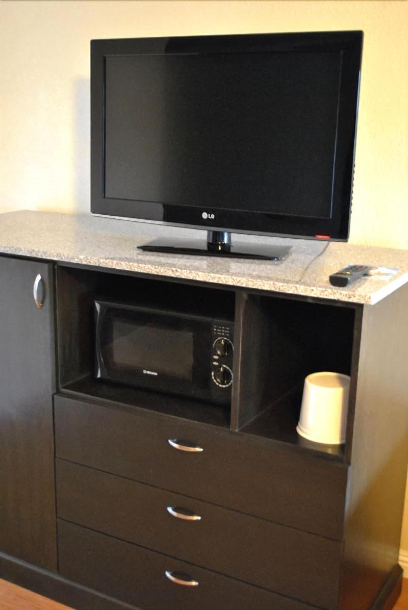Rockview Inn And Suites image