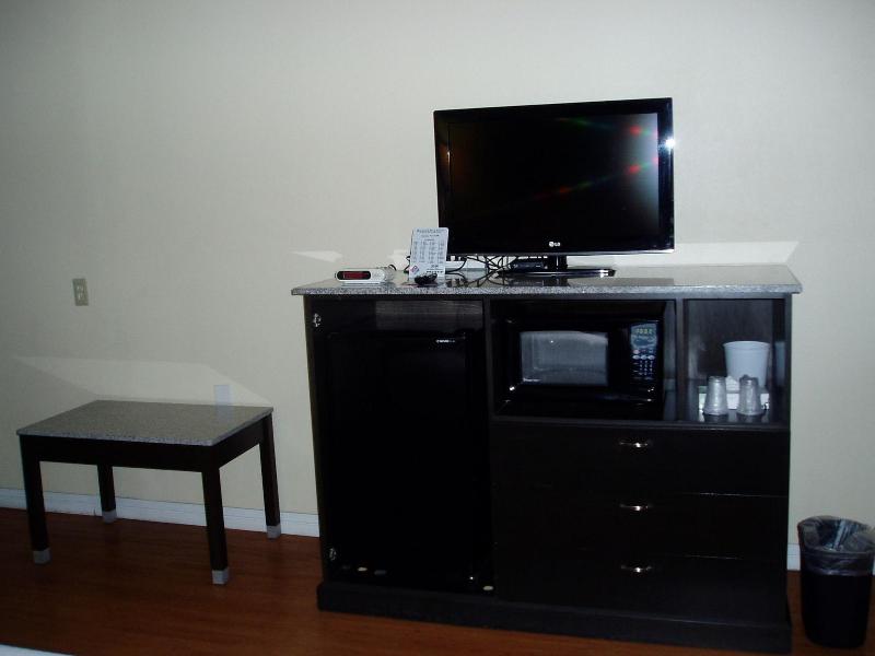 Rockview Inn And Suites image