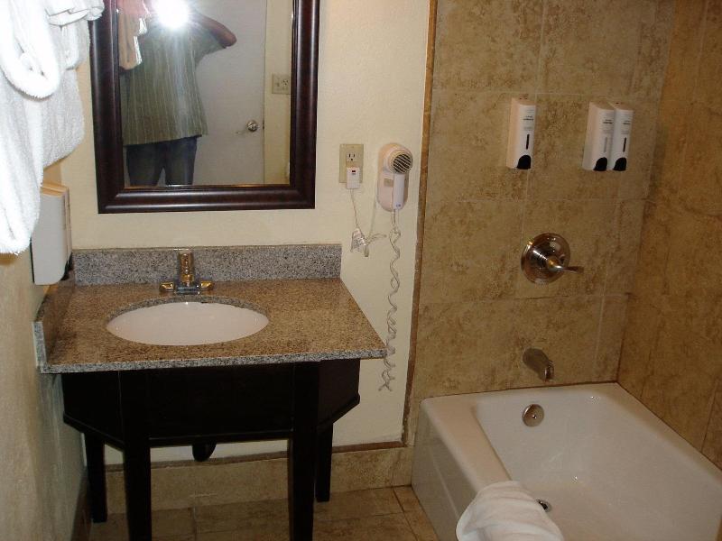 Rockview Inn And Suites image