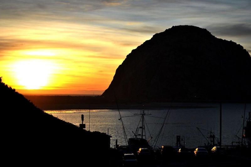 Rockview Inn And Suites image