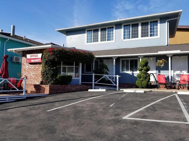 Pleasant Inn image
