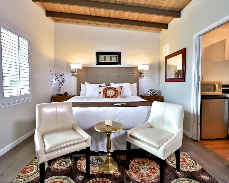 Pleasant Inn image
