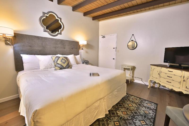Pleasant Inn image