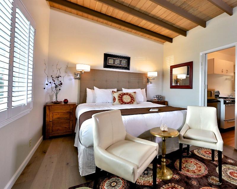 Pleasant Inn image