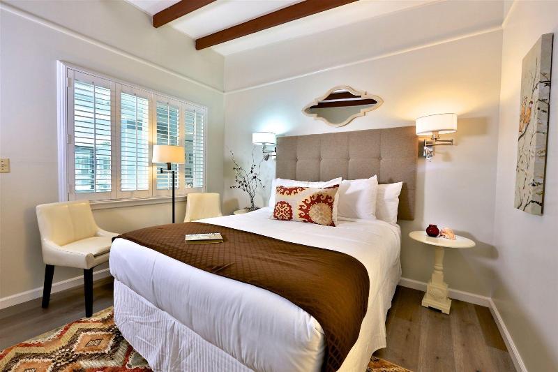 Pleasant Inn image