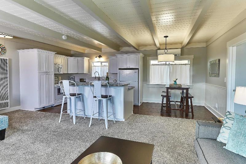 Pleasant Inn image