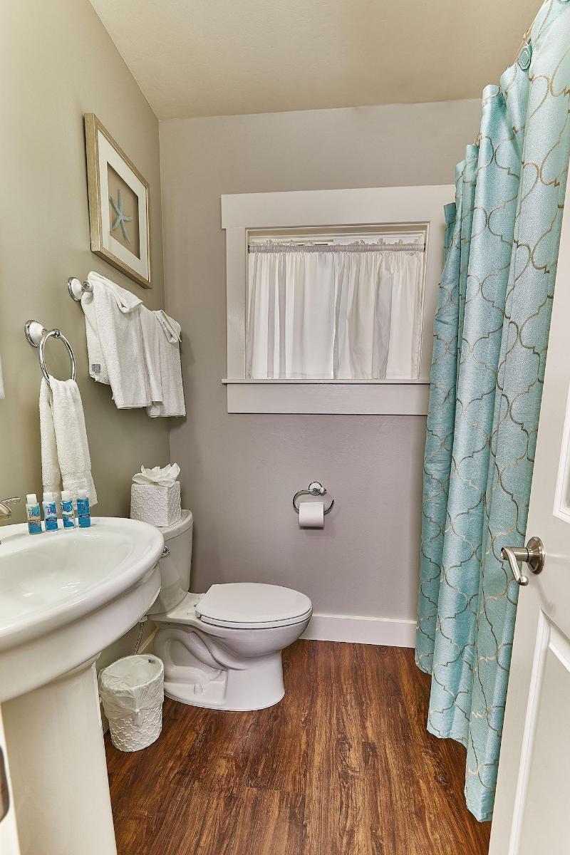 Pleasant Inn image