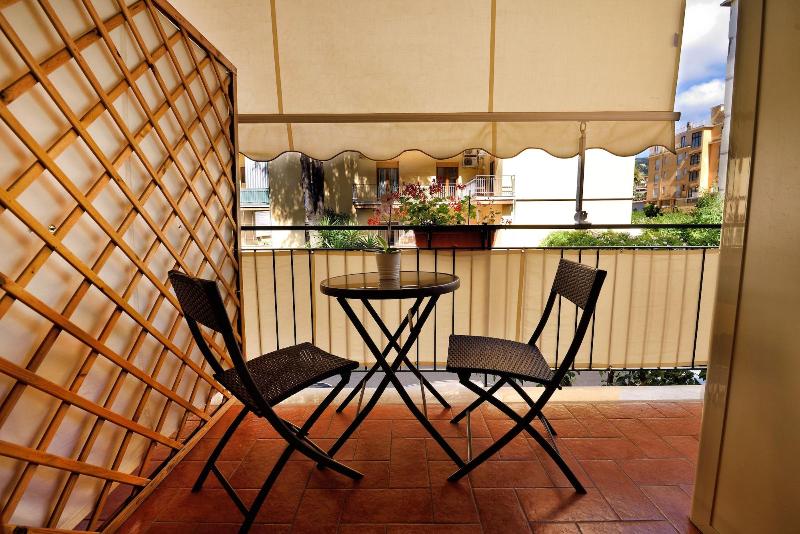 Sorrento Rooms image