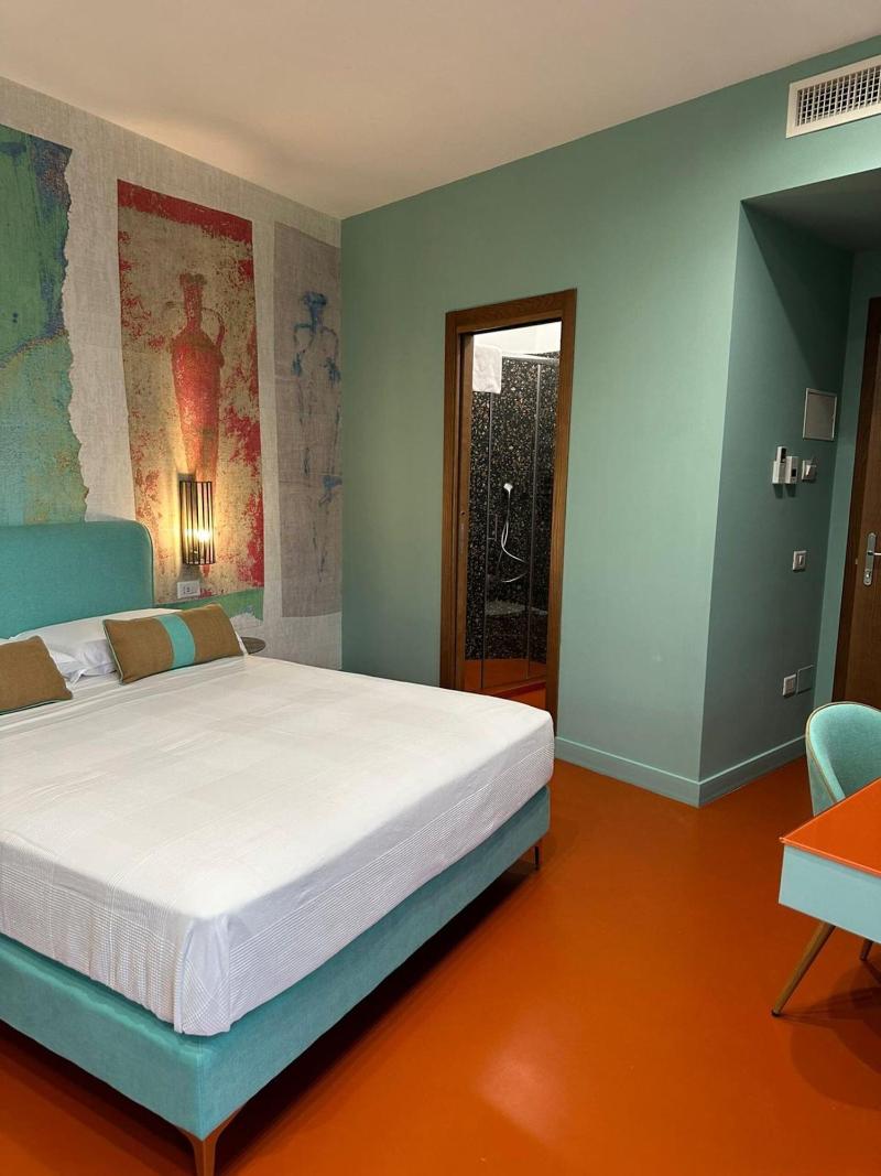 Sorrento Rooms image