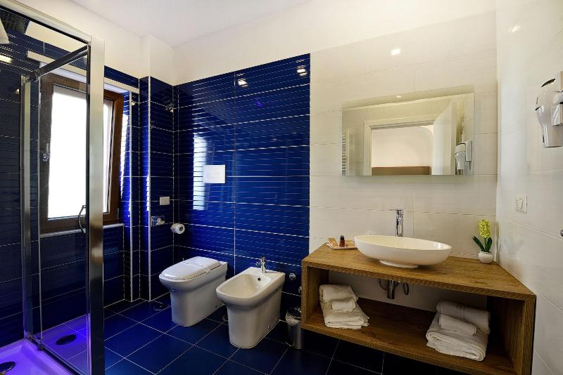 Sorrento Rooms image