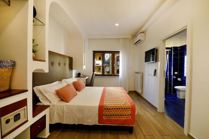 Sorrento Rooms image
