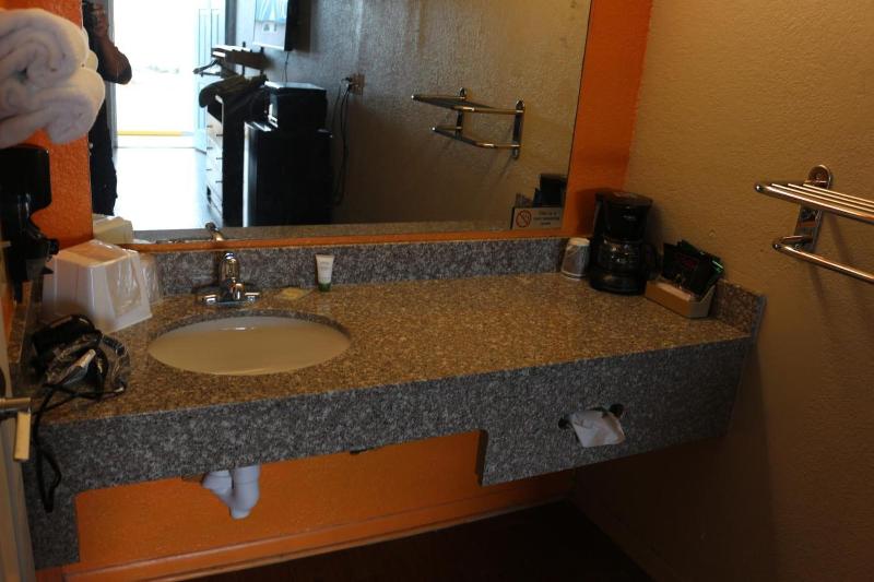 Lonestar Inn image