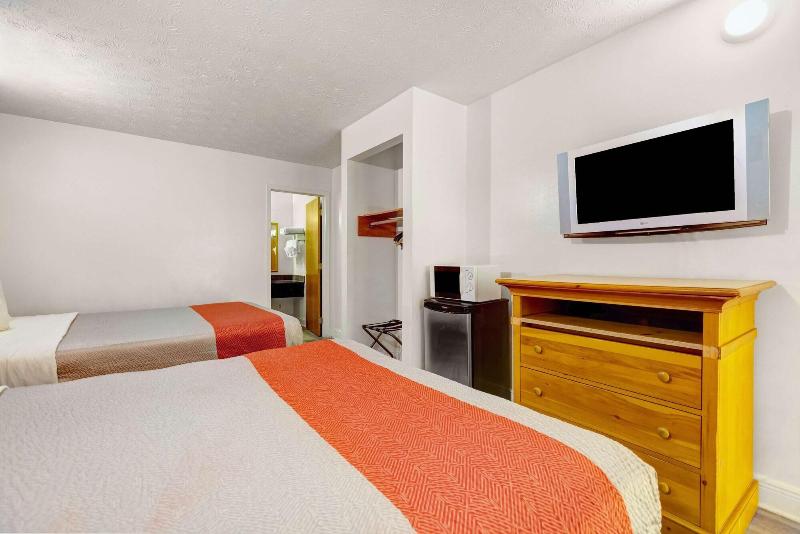 Park Inn by Radisson, Pigeon Forge South image