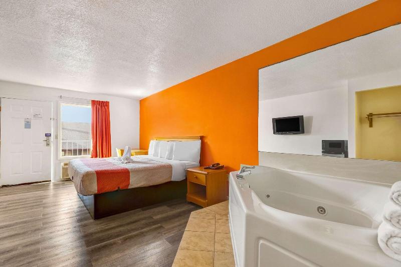 Park Inn by Radisson, Pigeon Forge South image