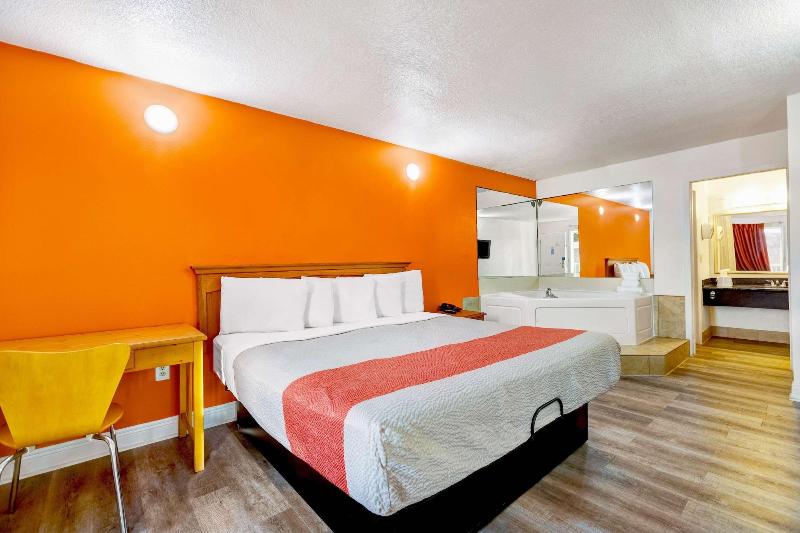 Park Inn by Radisson, Pigeon Forge South image