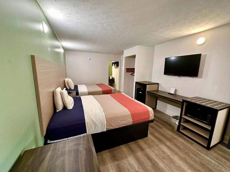 Park Inn by Radisson, Pigeon Forge South image