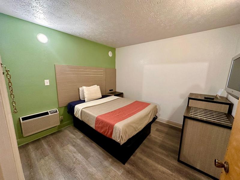 Park Inn by Radisson, Pigeon Forge South image