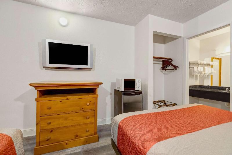 Park Inn by Radisson, Pigeon Forge South image