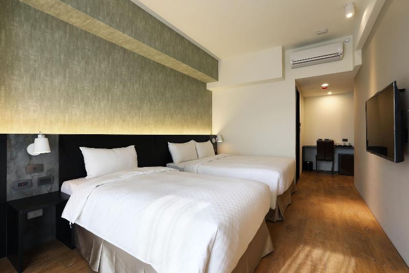 Kun Tour Hotel Feng Chai