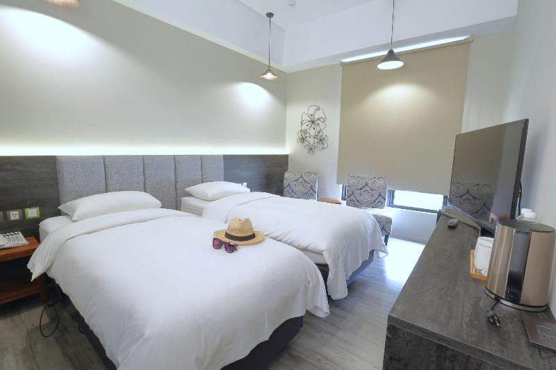 Hotel Z Feng Chia Taichung image