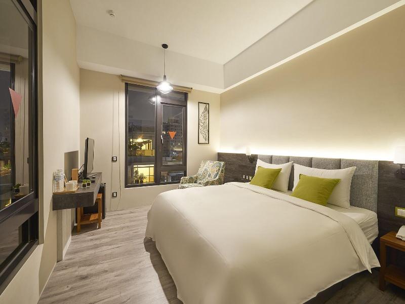 Hotel Z Feng Chia Taichung image