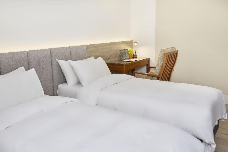 Hotel Z Feng Chia Taichung image