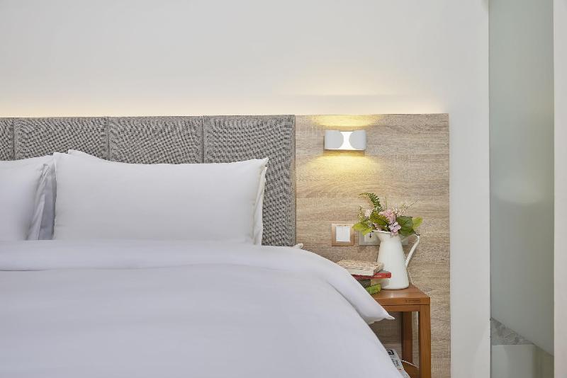 Hotel Z Feng Chia Taichung image