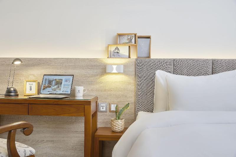 Hotel Z Feng Chia Taichung image
