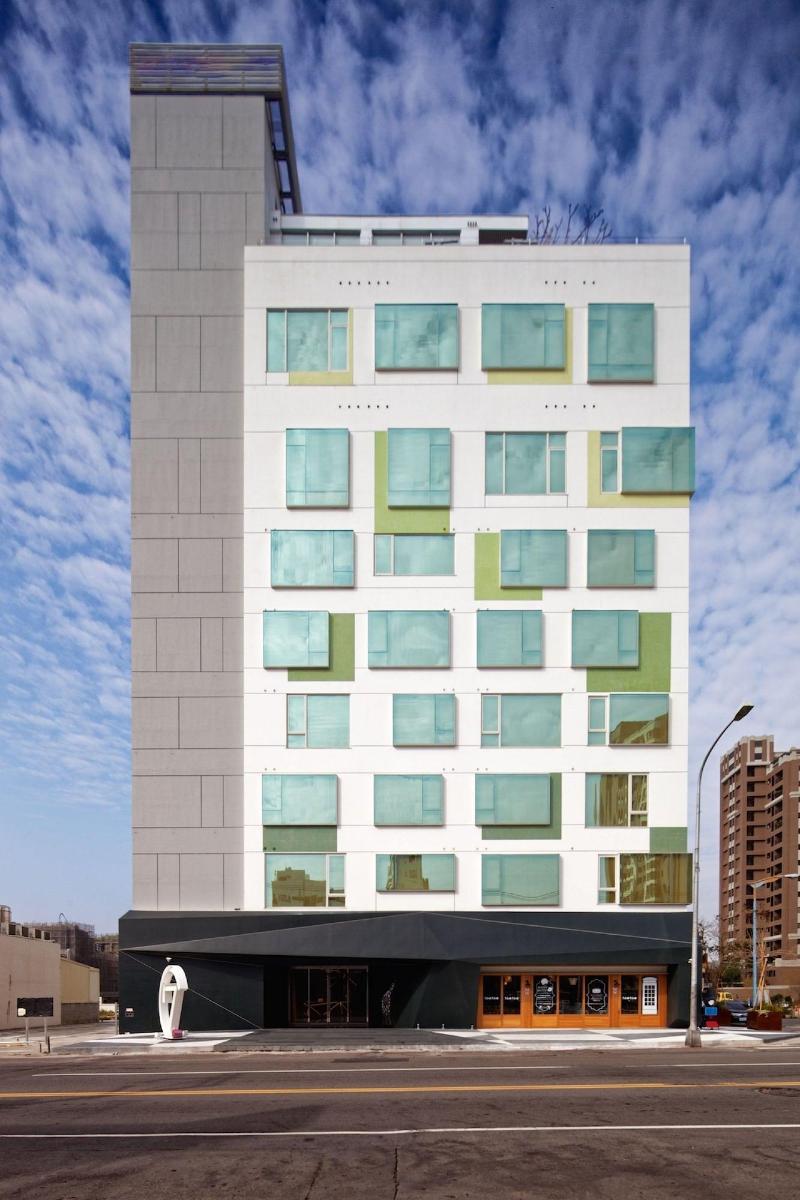 Hotel 7 Taichung image