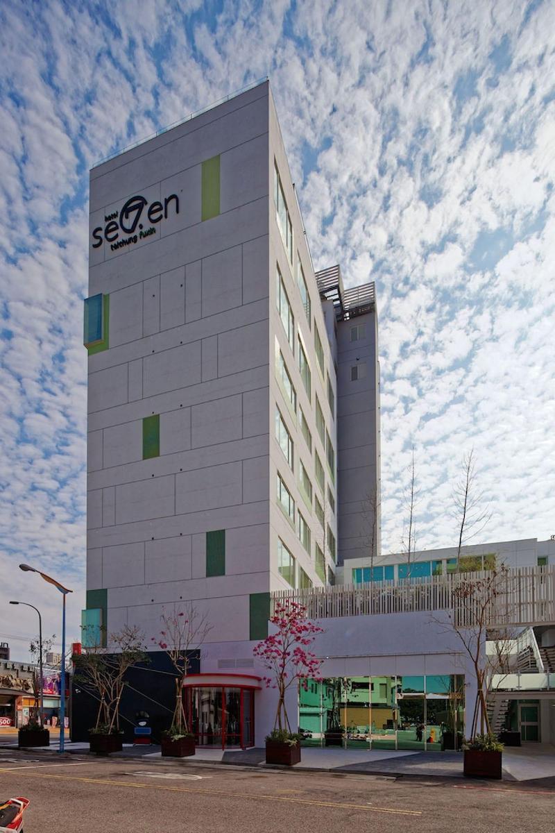 Hotel 7 Taichung image
