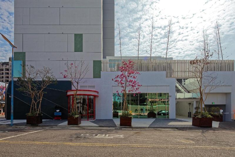 Hotel 7 Taichung image