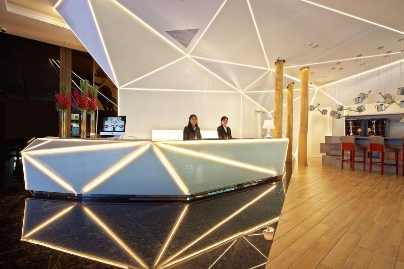 Hotel 7 Taichung image
