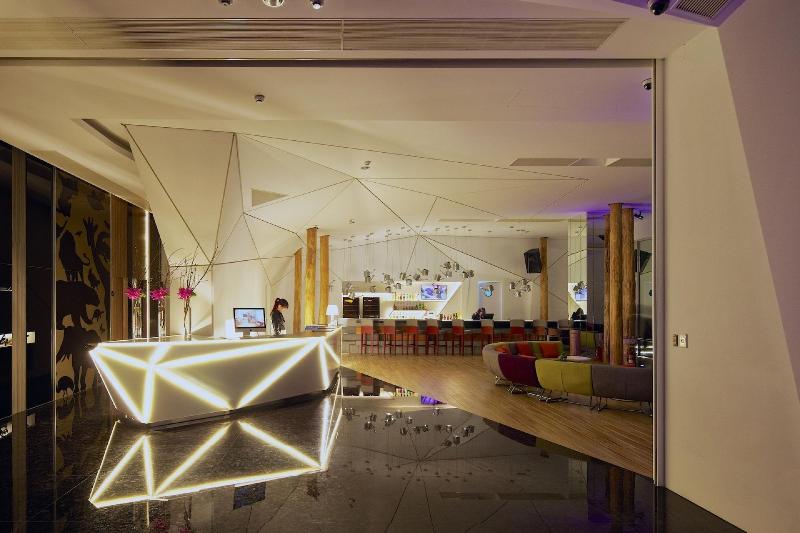 Hotel 7 Taichung image