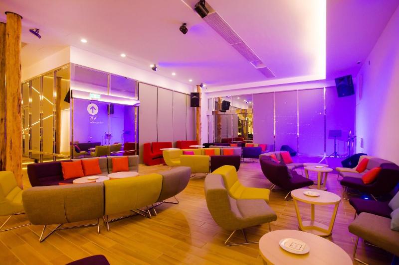 Hotel 7 Taichung image