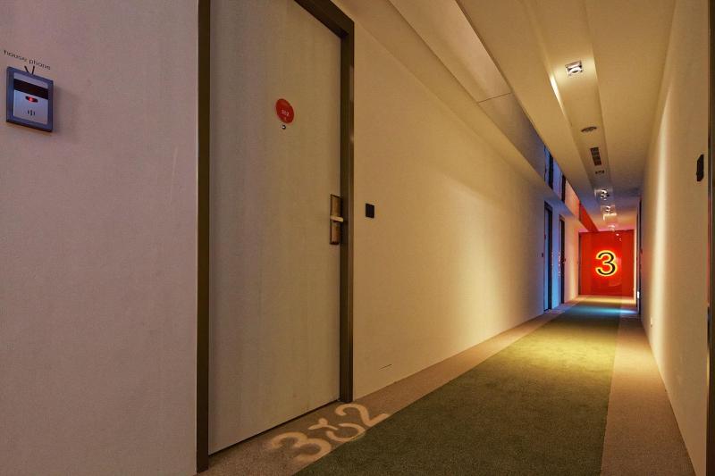 Hotel 7 Taichung image