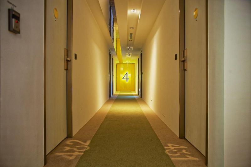 Hotel 7 Taichung image