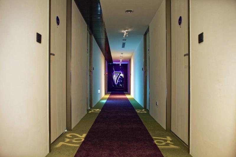 Hotel 7 Taichung image