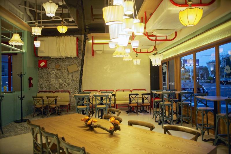 Hotel 7 Taichung image